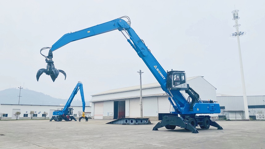 抓鋼機(jī).jpg 抓鋼機(jī).jpg