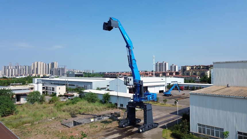 抓料機(jī).jpg 抓料機(jī).jpg