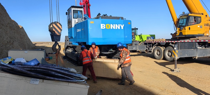 電動挖掘機(jī).jpg 電動挖掘機(jī).jpg