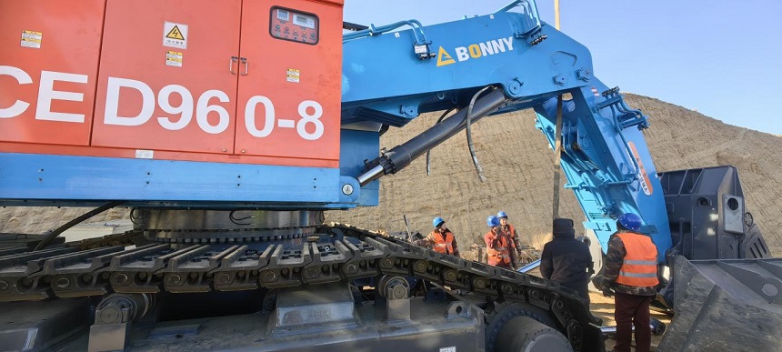 電動挖掘機(jī).jpg 電動挖掘機(jī).jpg